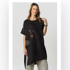 Marketplace Handwork of India
Bhadra Linen Cotton Side Slit Tunic